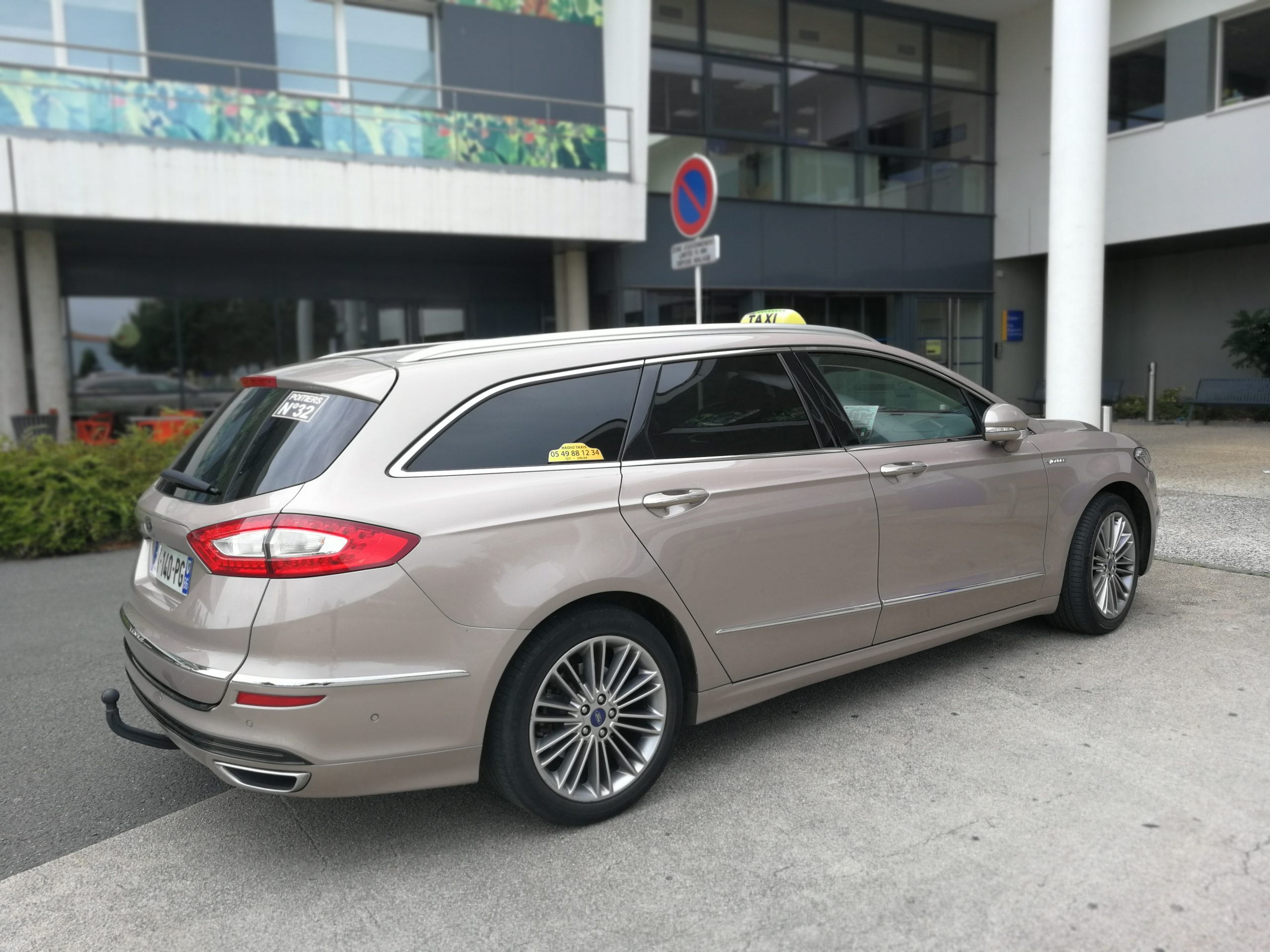 Réserver le véhicule : " Mondeo Break "